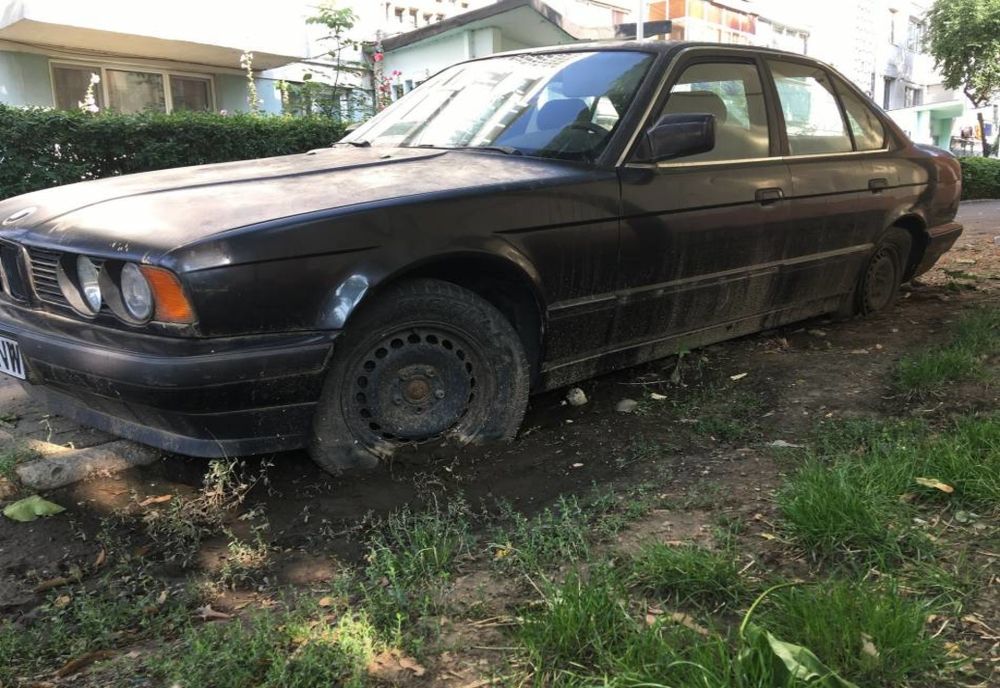 Lege mai aspră pentru autoturismele abandonate pe domeniul public