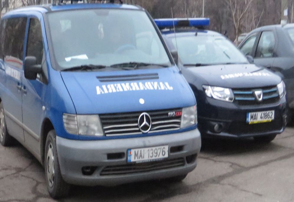 Depistați de jandarmi la pescuit ilegal