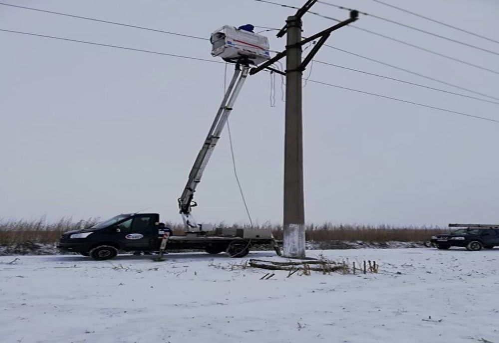 Copaci căzuți și localități fără energie electrică