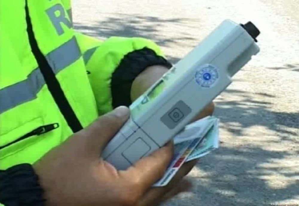 Poliţiştii brăileni au ridicat în vederea suspendării dreptului de a conduce 10 permise de conducere