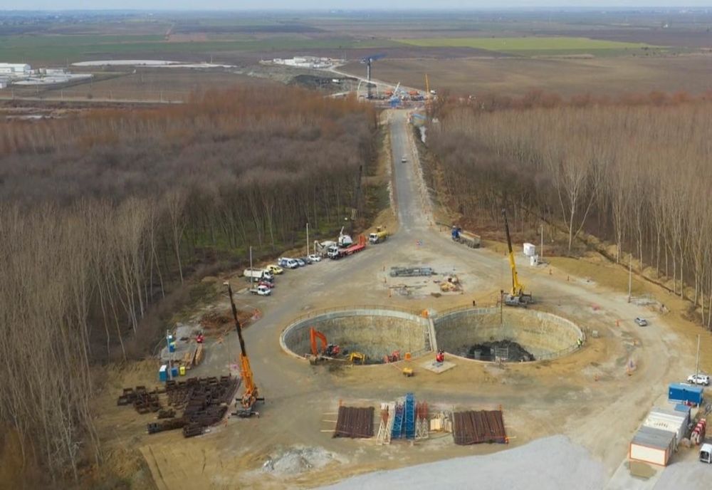 Prefectul Brăilei susține că lucrările la podul suspendat peste Dunăre continuă și nu sunt subfinanțate