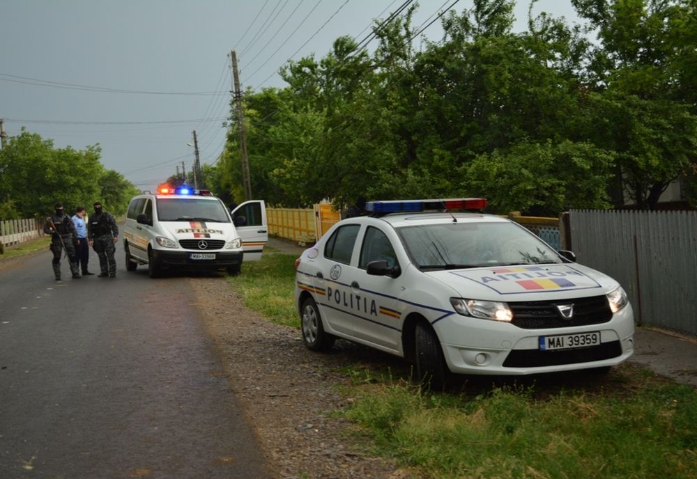 A reclamat că a fost agresat, dar s-a ales și el cu amendă pentru că nu a putut justifica prezența în afara domiciliului