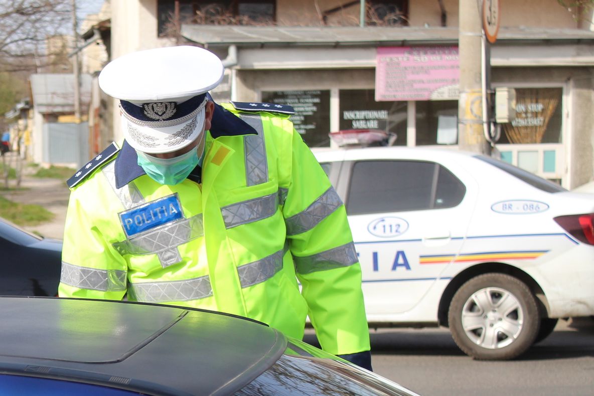 Tupeul unui brăilean. A ieșit cu bolidul la plimbare deși avea permisul suspendat