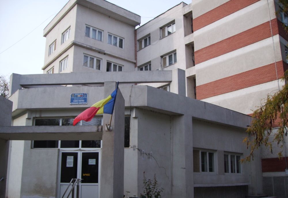 Asistentă medicală de la un Centru de îngrijiri persoane vârstnice din Brăila, depistată pozitiv cu COVID-19