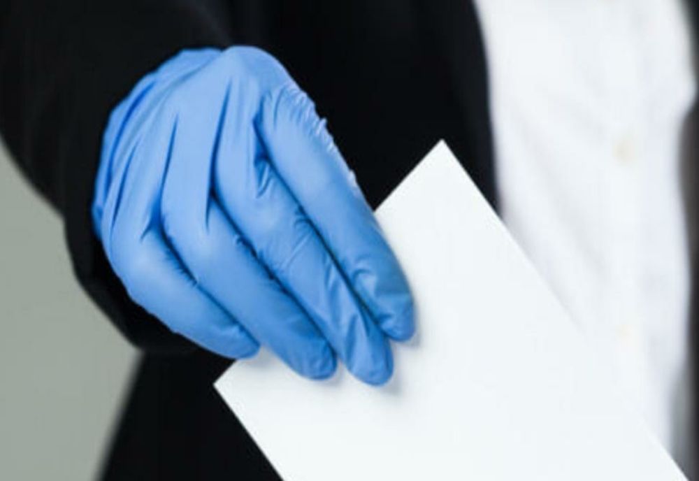 Dosar penal în Brăila, după ce un primar a dus alegătorii la vot cu mașina instituției