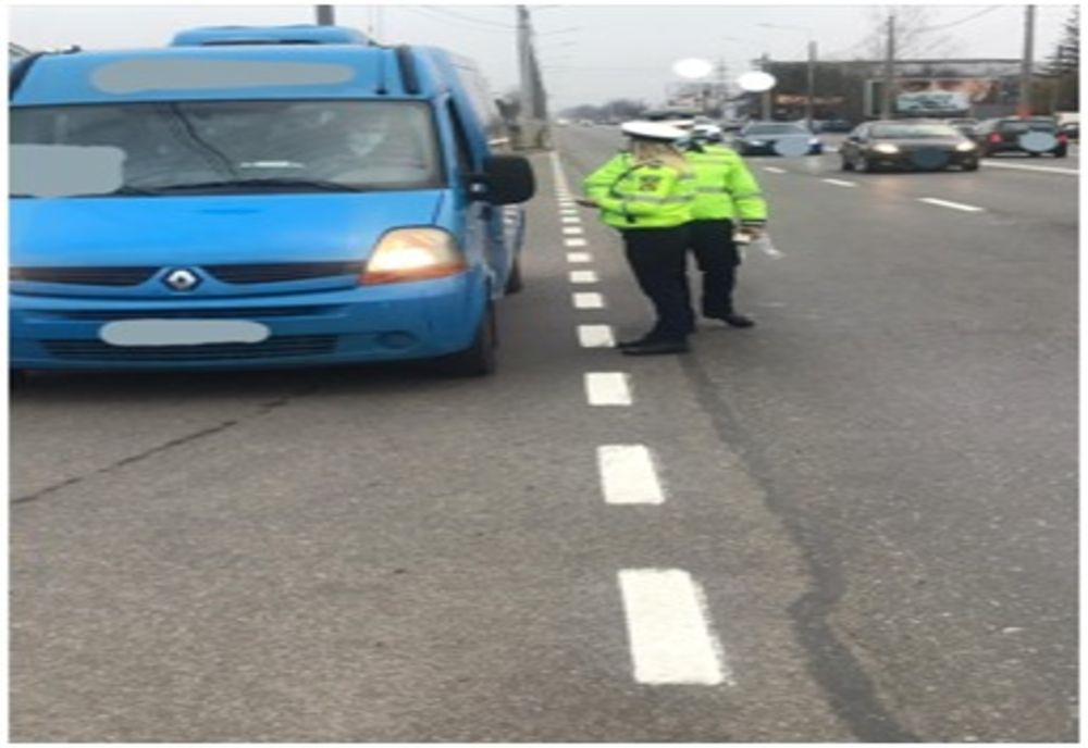 Acțiuni de control ale polițiștilor pentru respectarea măsurilor de combatere a efectelor pandemiei