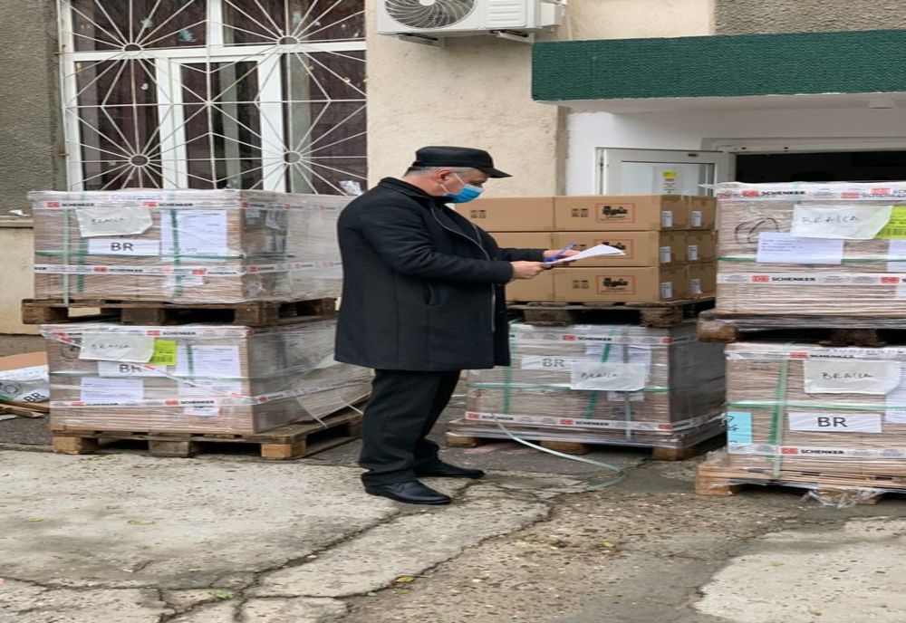 Primul lot de tablete pentru elevi au sosit la Brăila