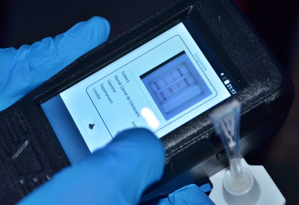 Doi șoferi depistați pozitiv la testul cu aparatul DrugTest