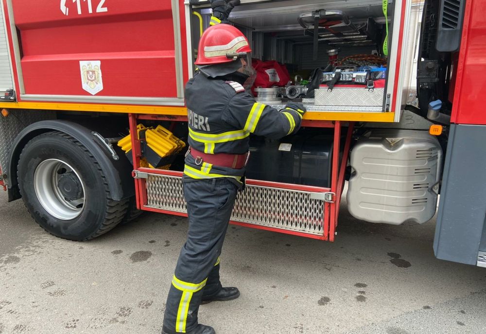 Incendiu la o locuință proprietatea Primăriei Dudești