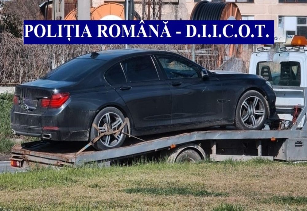 12 persoane arestate preventiv pentru constituirea a 3 grupuri infracționale organizate și proxenetism