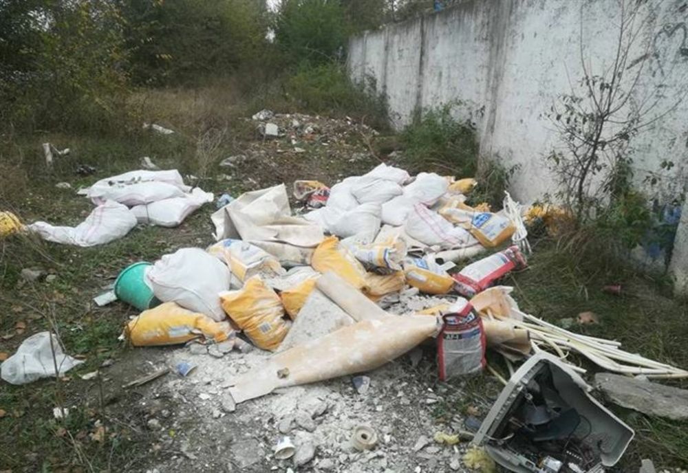 Amendați de Poliția Locală pentru depozitarea gunoaielor în loc nepermis