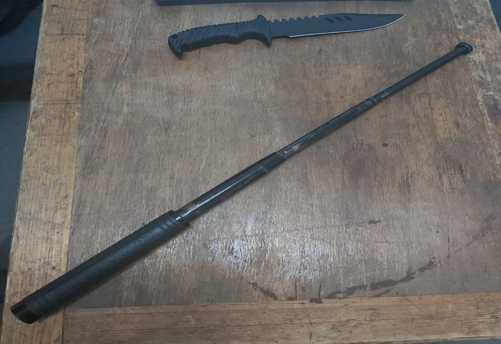 Minor depistat cu arme albe de un jandarm aflat în timpul liber 