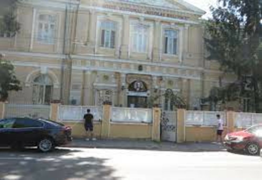 78 de clase învață în sistem online din cauza infecțiilor cu SARS-COV2