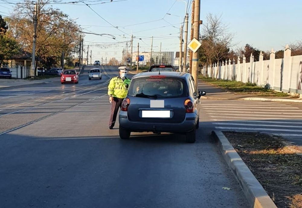 Polițiștii au reținut 7 permise de conducere și au retras 4 certificate de înmatriculare