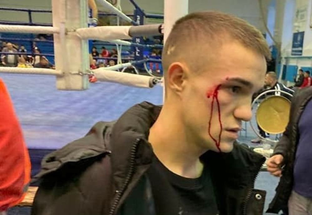 Sportiv lovit in afara ringului de un antrenor de la Federația Română de Box