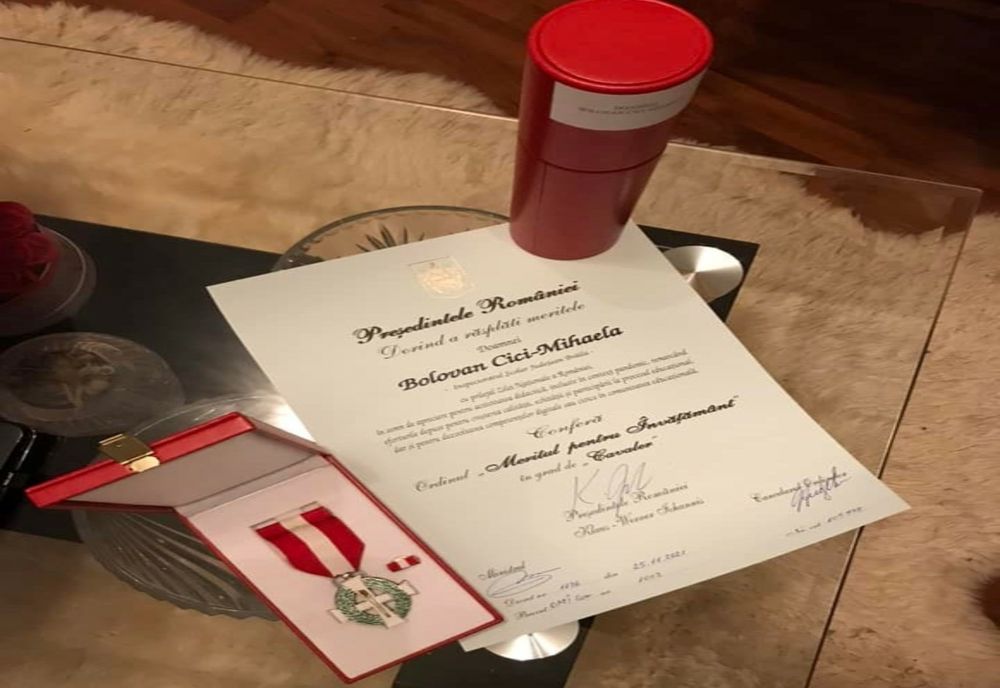 Inspectorul școlar general adjunct al ISJ Brăila decorat de președintele României 