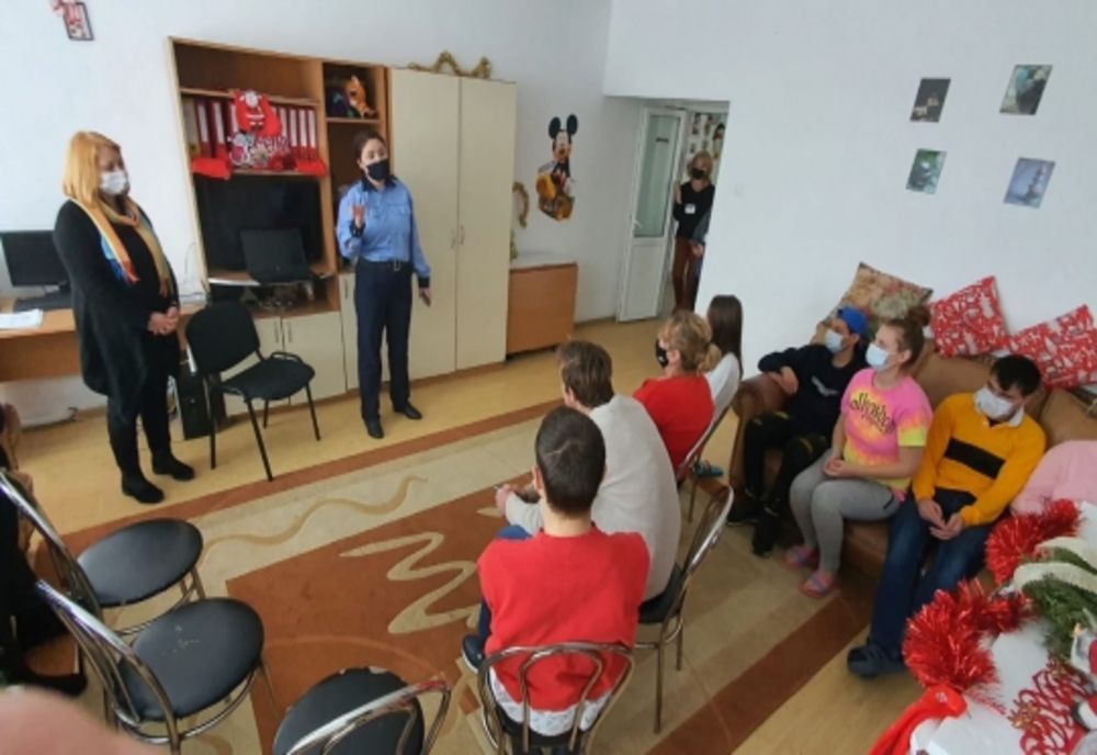 „Sărbătorile se petrec în familie. Tu știi unde este copilul tău?”