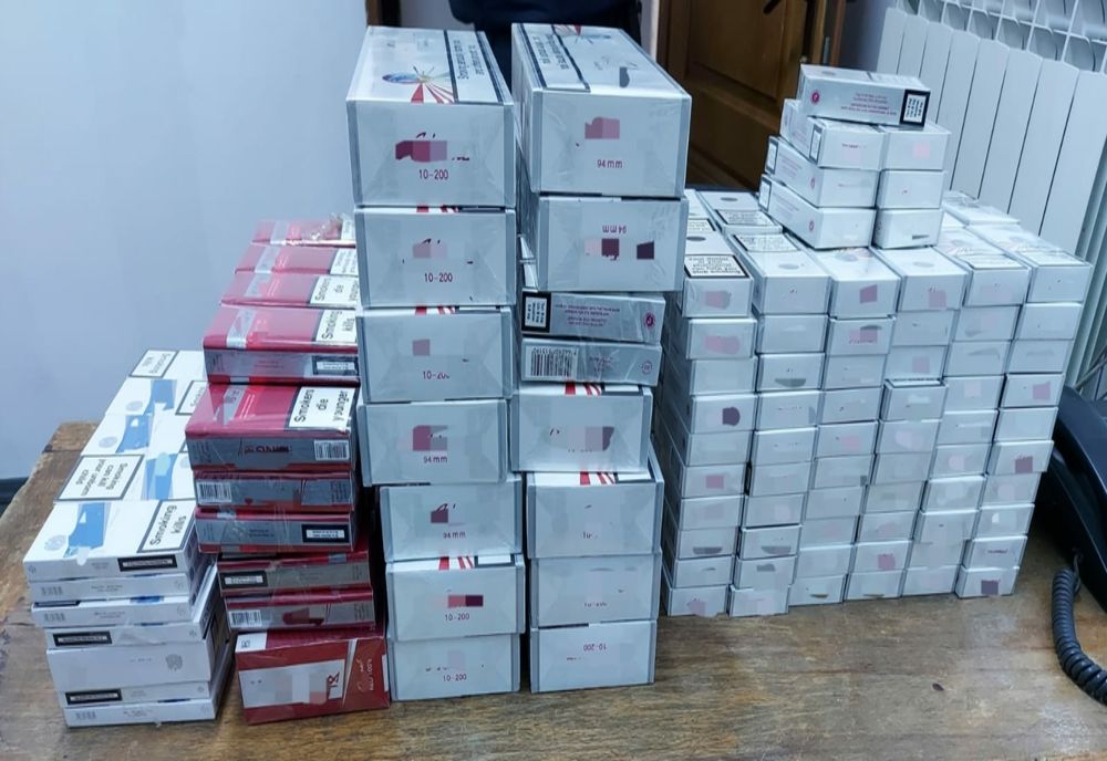 Jandarmii brăileni au confiscat peste 300 de pachete de țigarete fără marcaje fiscale