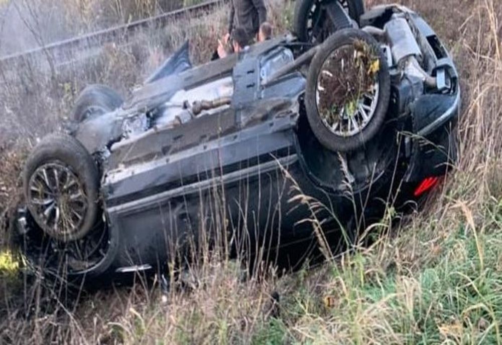 Un șofer băut s-a răsturnat cu mașina pe DJ221