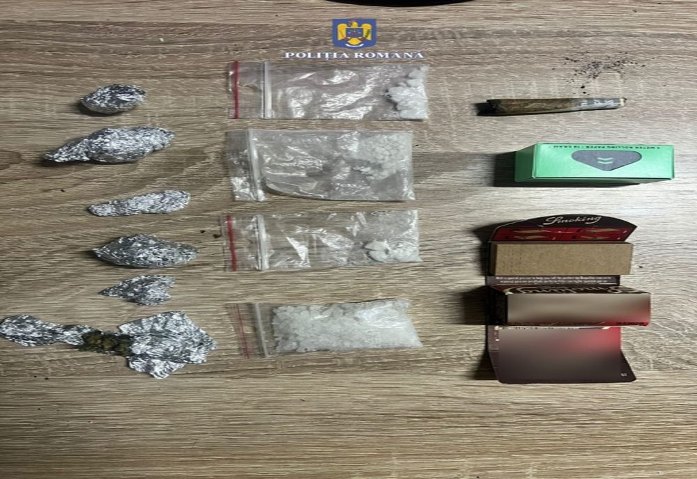 Substanțe interzise descoperite de polițiștii brăileni asupra unor tineri