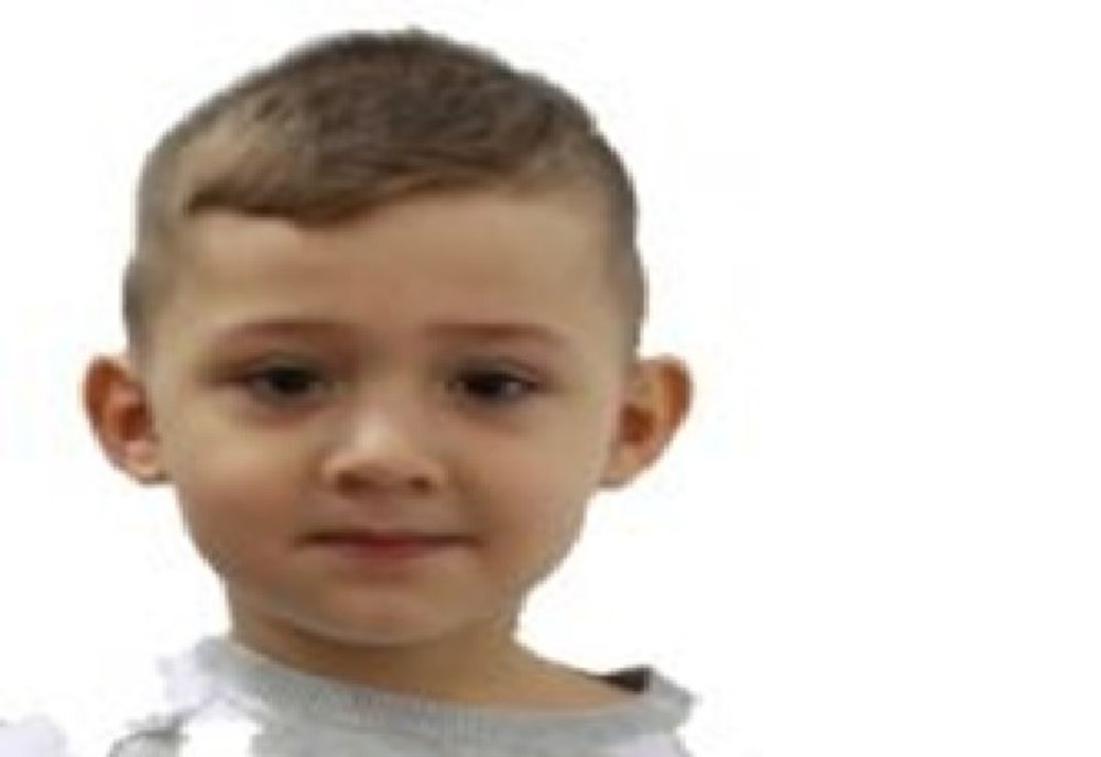 Minor de 7 ani, luat de tată în luna mai, dat dispărut acum de mama sa