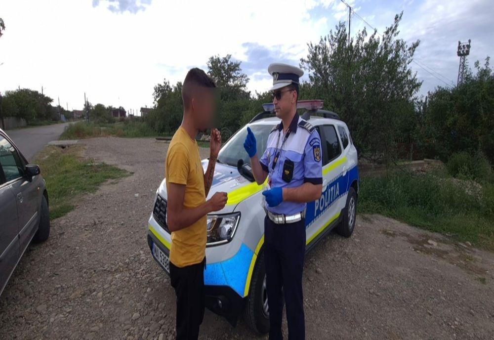 În cadrul unei acțiuni ale polițiștilor rutieri brăileni aceștia au reținut 3 permise de conducere și au retras 4 certificate de înmatriculare