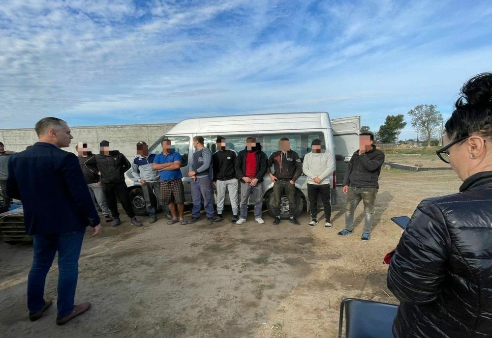 Nouă bărbați din Republica Moldova depistați la muncă ilegală în județul Brăila