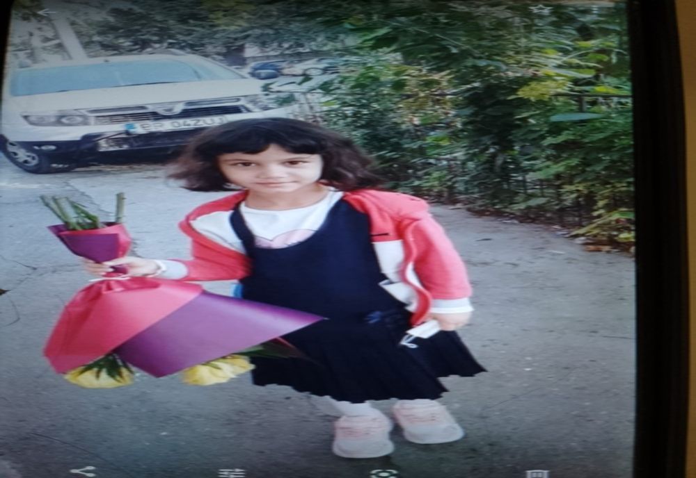 O fetiţă de 9 ani are nevoie urgent de operaţie