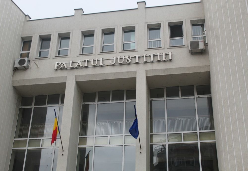 Minorul acuzat de înjunghierea unui elev de la LPS a fost arestat preventiv pentru 30 de zile