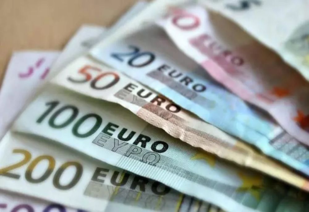 Femeie din Rozavlea, țepuită de doi brăileni, de 15.000 de euro