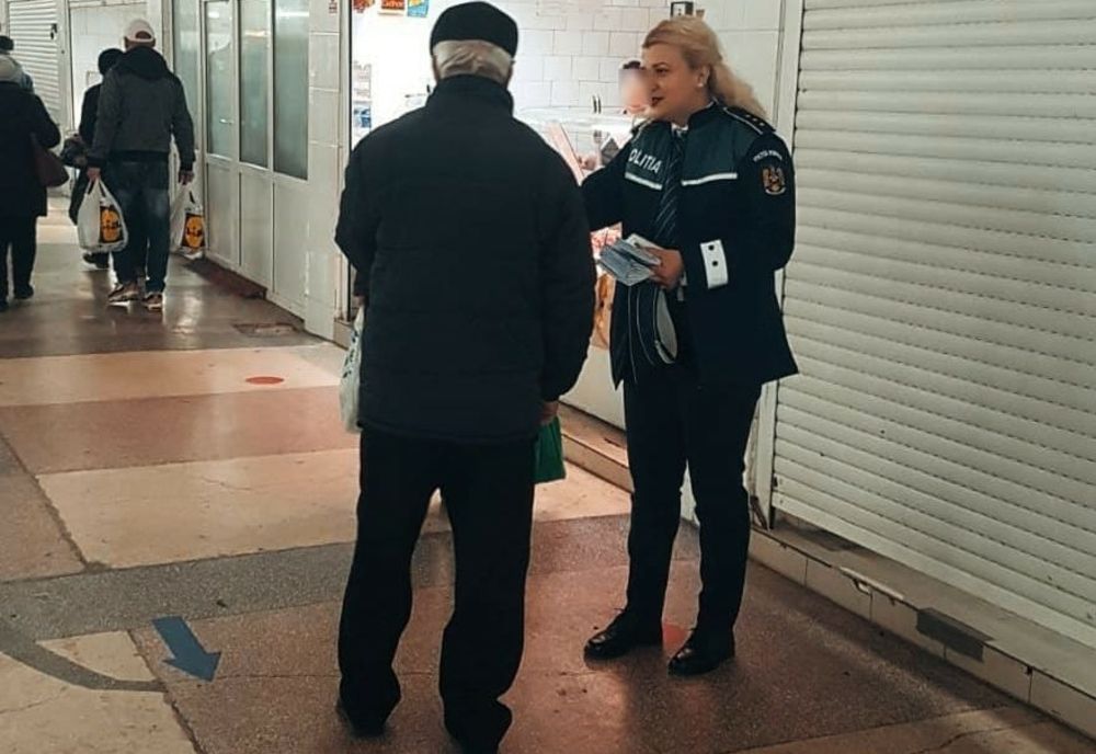 Ample activităţi de informare şi conştientizare a populaţiei desfășurate de polițiștii brăileni cu privire la adoptarea unor conduite antivictimale