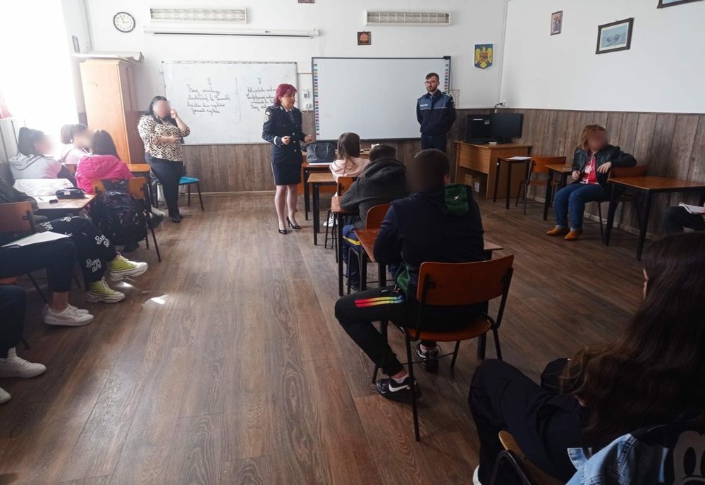 Polițiștii Biroului Siguranța Școlară s-au întâlnit cu elevii Școlii Gimnaziale Siliștea și ai Școlii Gimnaziale Gemenele în cadrul Programului național Săptămâna Verde