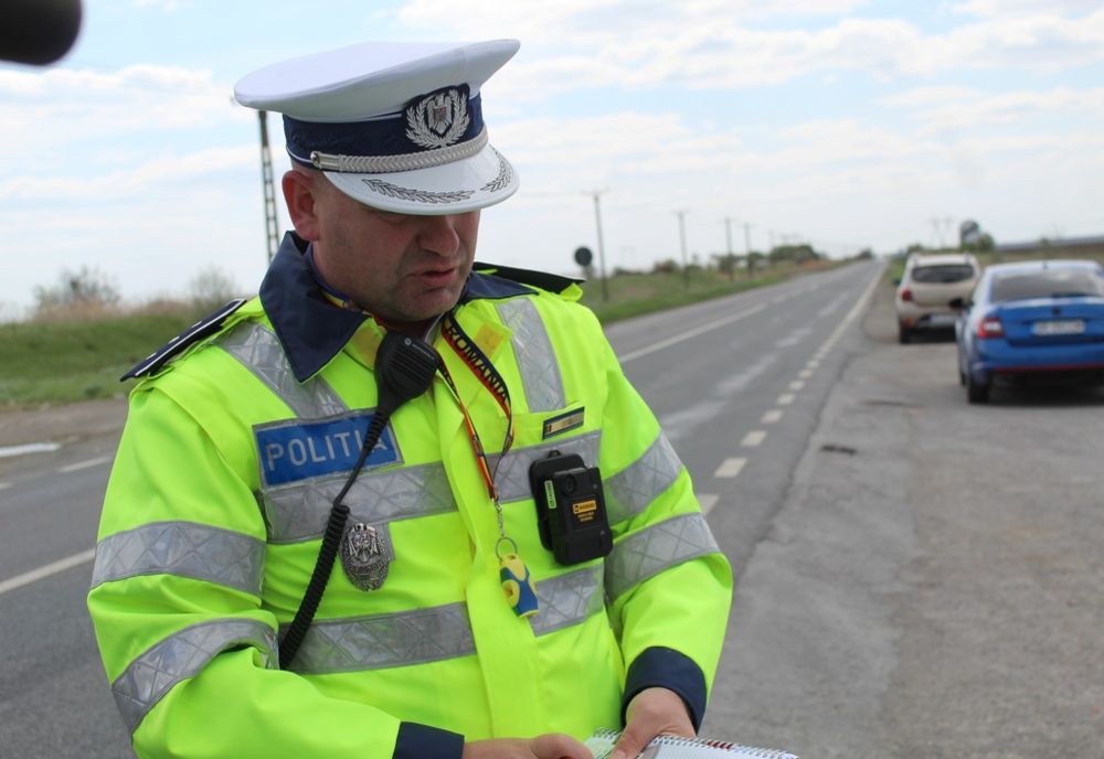 Polițiștii rutieri au reținut în vederea suspendării exercitării dreptului de a conduce 42 de permise de conducere