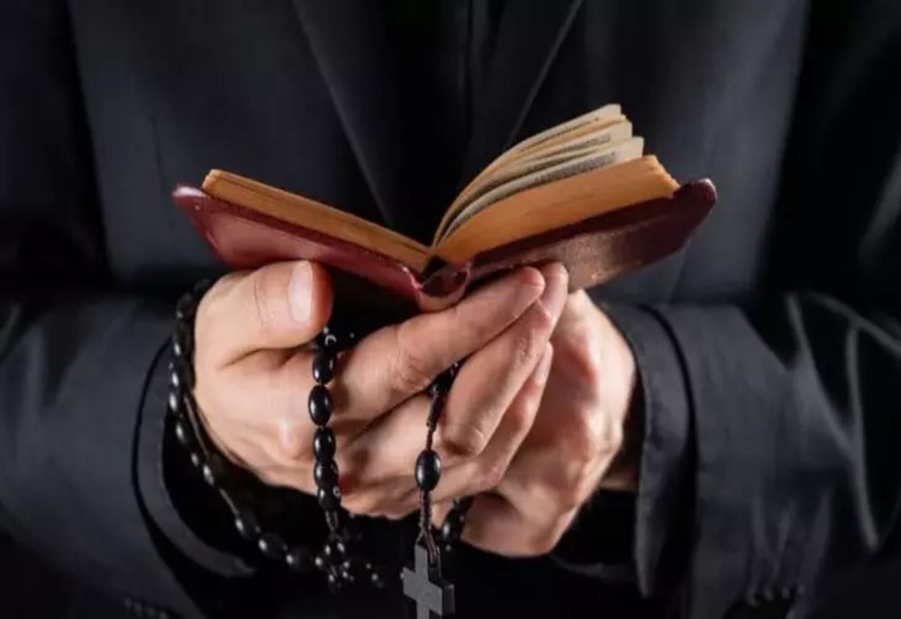 Ce spune Biblia despre poziţiile sexuale şi preludiu? Fragmentele care te vor pune pe gânduri