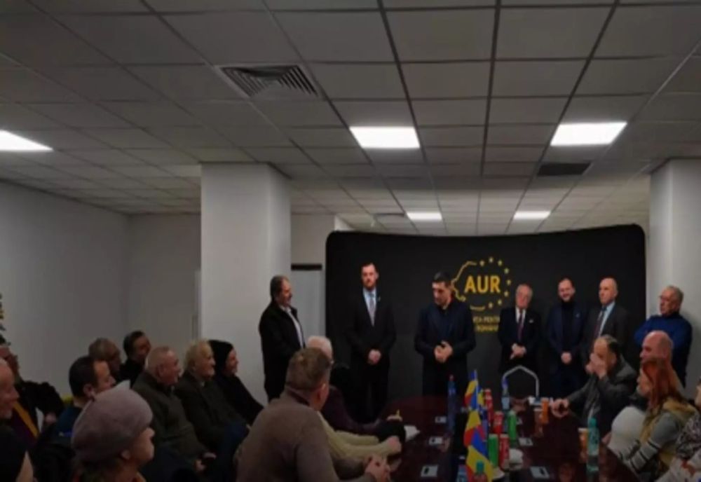 George Simion, mesaj din mijlocul pensionarilor: "Sunteți foarte importanți pentru noi" VIDEO