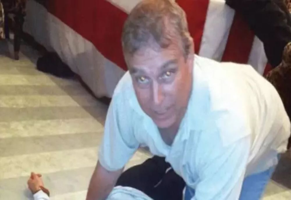 Prințul Andrew, arestat de ziua lui de către Poliția britanică, după ce au fost făcute publice legăturile cu Jeffrey Epstein - FOTO