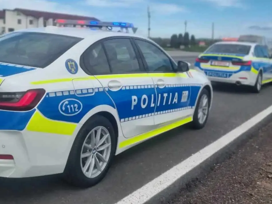Moment dramatic surprins de camere! Un băiat de 12 ani s-a prăbușit după ce a fost lovit de un obiect venit din senin