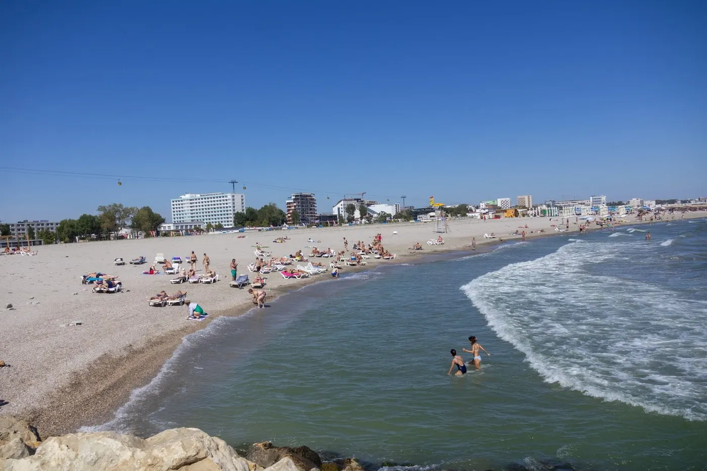 Voucherele de vacanță, soluția prin care statul vrea să-i țină pe români în țară. Ce propun autoritățile
