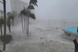Cel puțin două persoane au murit, iar sute de mii au rămas fără electricitate în urma furtunilor din centrul SUA