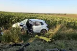 Tragedie pe o șosea din Brăila: doi morți și mai mulți răniți după o depășire. Trei mașini, aruncate în afara carosabilului