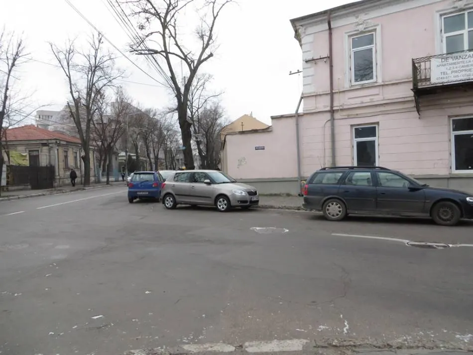 Polițiștii brăileni au aplicatpeste 100 de sancțiuni pentru oprirea și staționarea autovehiculelor în locuri nepermise
