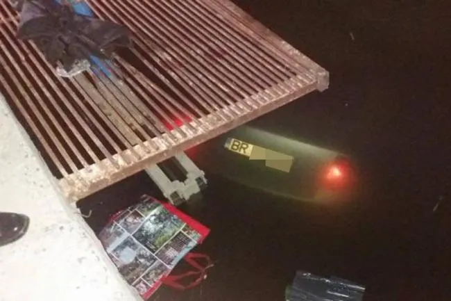 Un tânăr de 20 de ani a căzut cu mașina în canalul de la Stația de Epurare