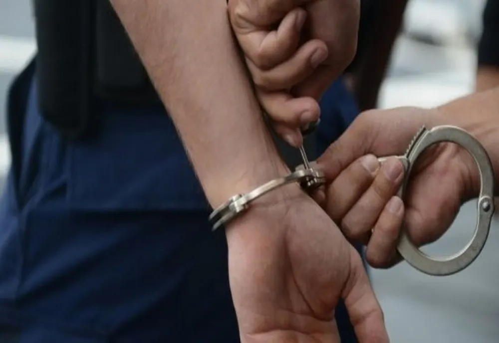 Bărbat din Brăila, reținut de către polițiștii din Craiova. Se urcă la volanul mașinii, deși nu are permis
