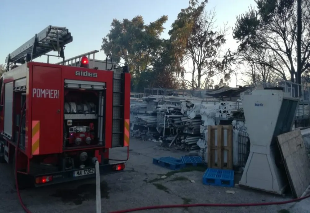 Un incendiu pe Bulevardul Dorobanților a pus pe jar pompierii