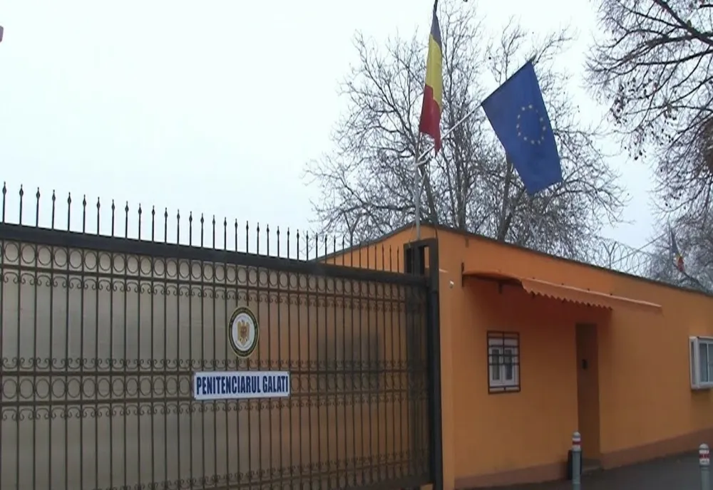 Urmăriți la nivel național, depistați de polițiști