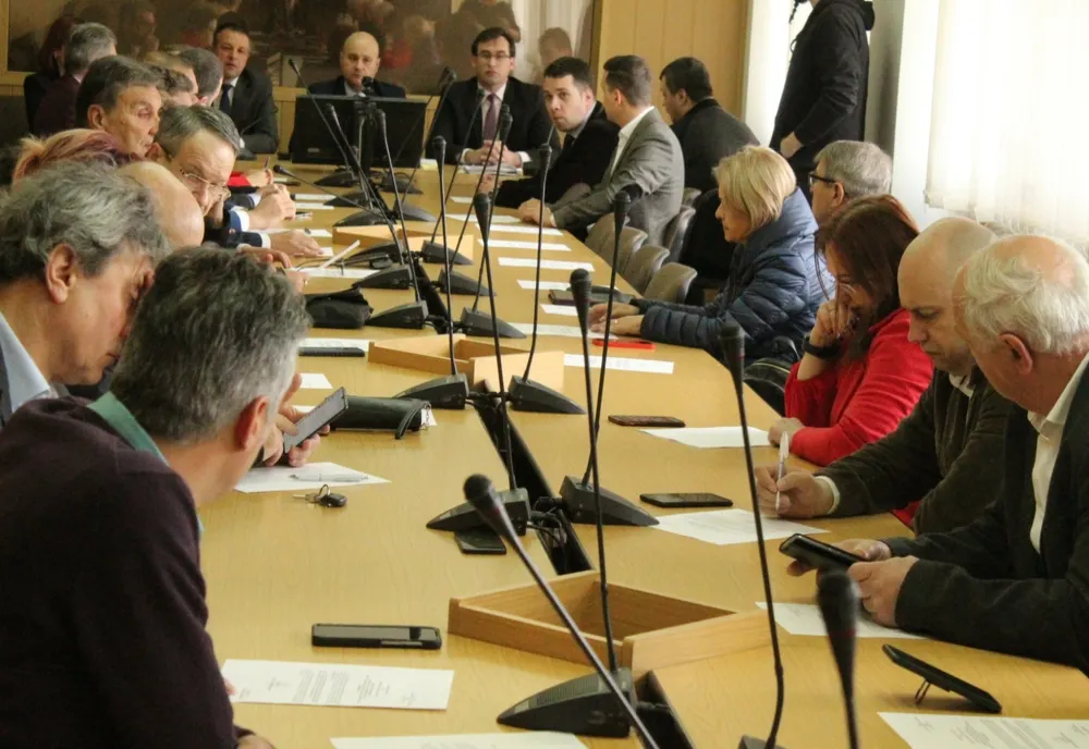 Consilierii locali și-au dat acordul pentru cumpărarea clădirii sediului BCR