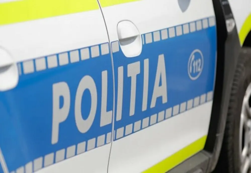 Conducea un autoturism pe un drum comunal fără a deține permis corespunzător