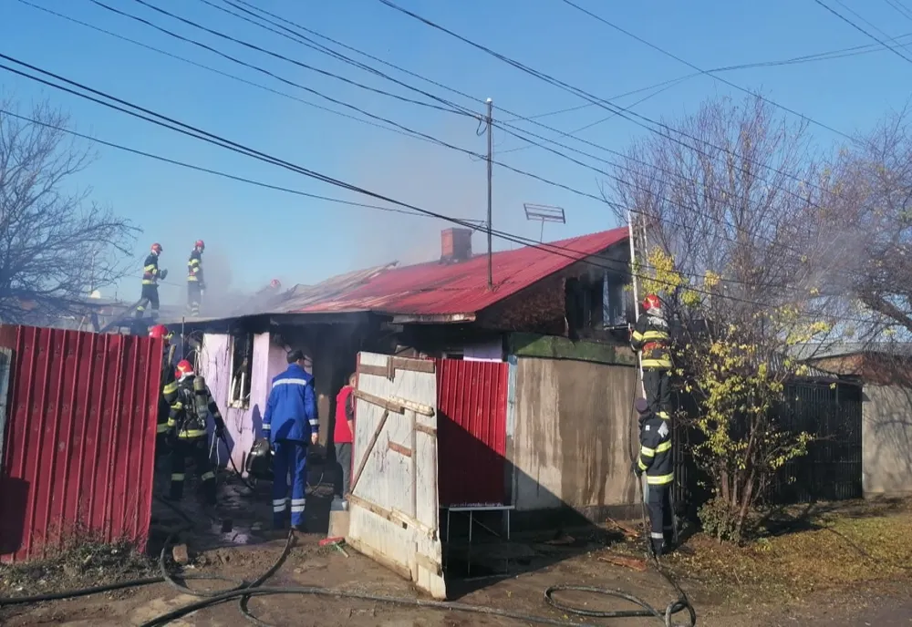 Video: Incendiu la o locuință de pe strada Iasomiei din municipiul Brăila