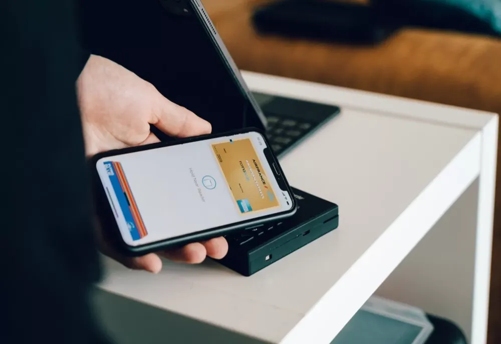 Arestat preventiv după ce ar fi sustras mai multe produse alimentare, un telefon mobil și 200 de lei