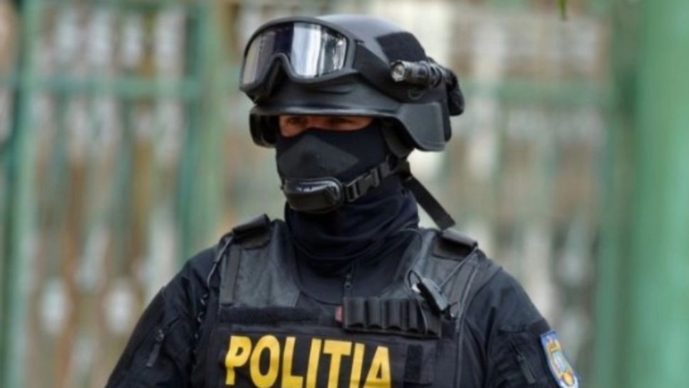 Crimă cutremurătoare într-un sat din România: bărbat găsit mort după două săptămâni. Iubita, principala suspectă